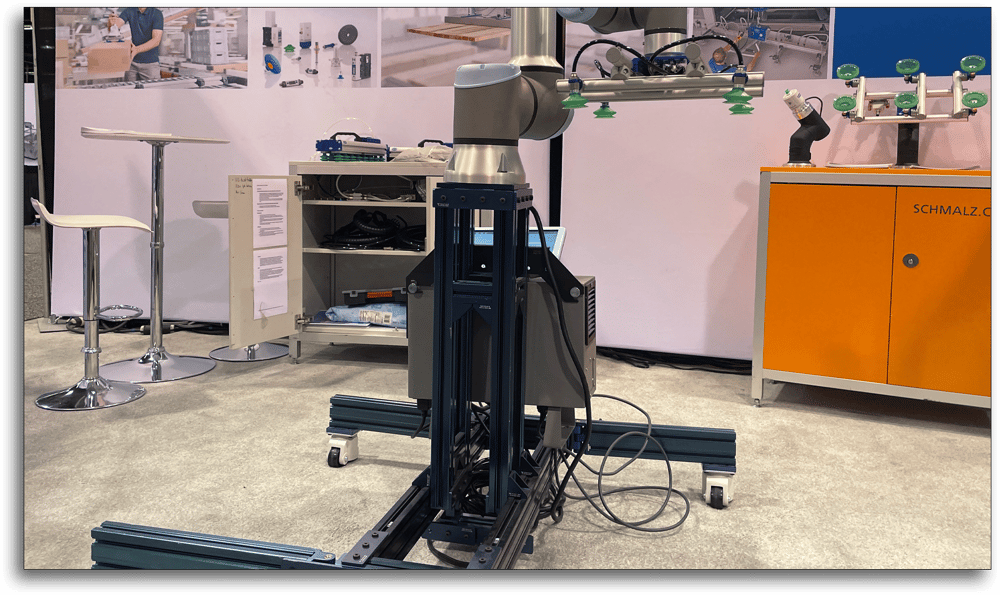 Vention mobile robot pedestal